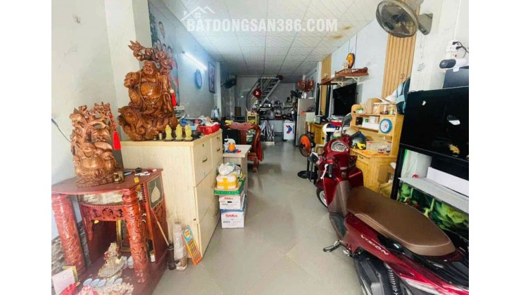 Nhà 40m² ngay Thạch Lam, trung tâm Tân Phú mà chỉ nhỉnh 3Đ